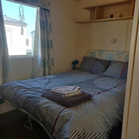 Nan'S Place Hotel Rhyl Bagian luar foto